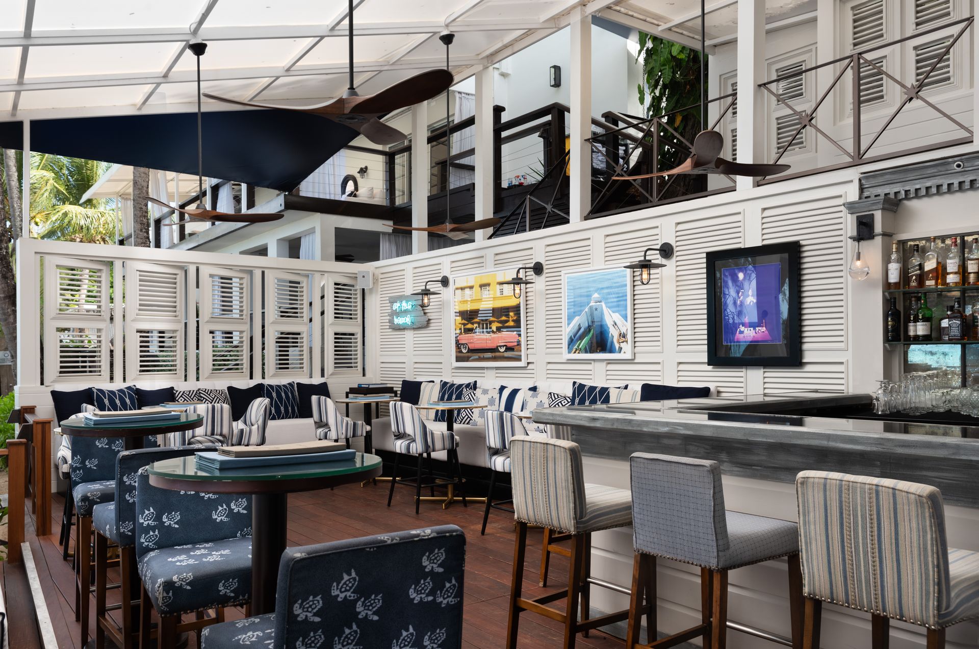 Hotels And Restaurants In Barbados The Lone Star Hotel & Restaurant Bar area